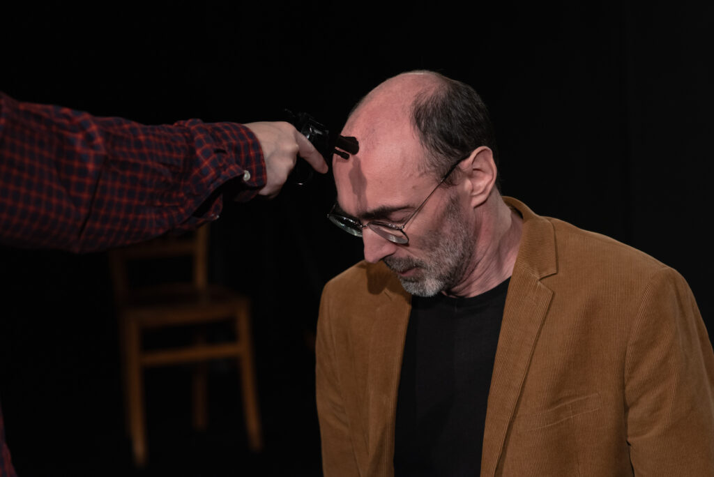 Renaud Langlois dans le rôle de Roberto Miranda -"La Jeune Fille et la Mort" d'Ariel Dorfman - Photo Eric Pouyet